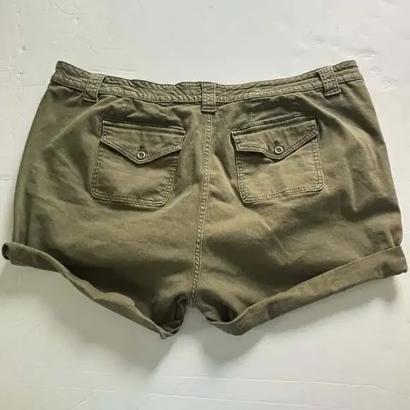 Torrid Olive Green Military Cargo Cuffed Shorts Size 24 - Picture 4 of 6